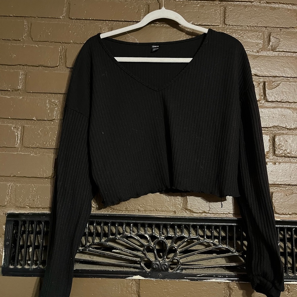Black cropped sweater